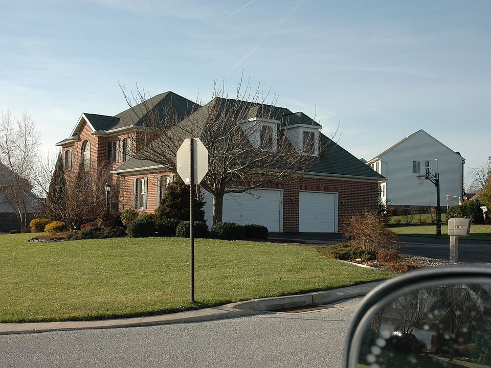 2nd image of 2760 Primrose Ln
