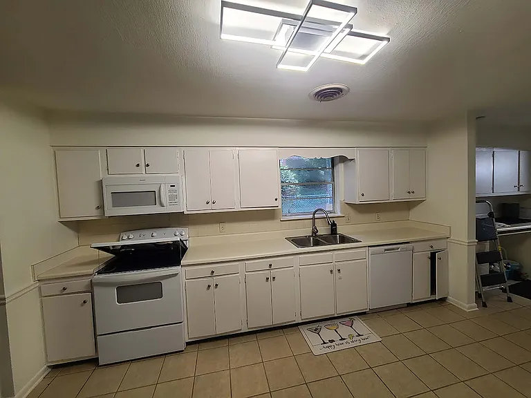 1002 Dixon Dr — Photo 38