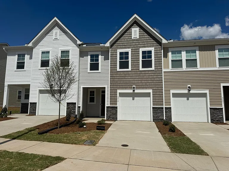 5719 Woodlawn Dr — Photo 1