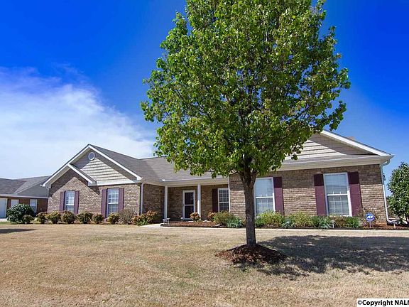 3rd image of 100 Creekwood Dr