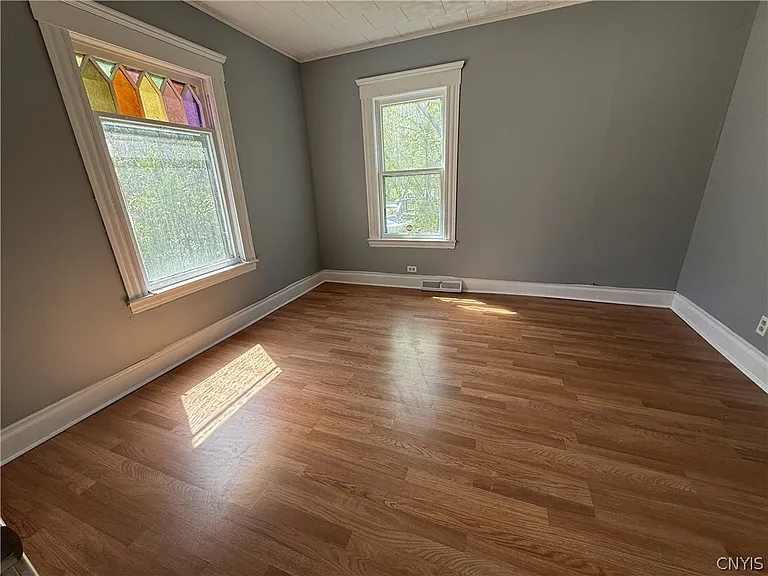 154 Seeley Ave — Photo 6