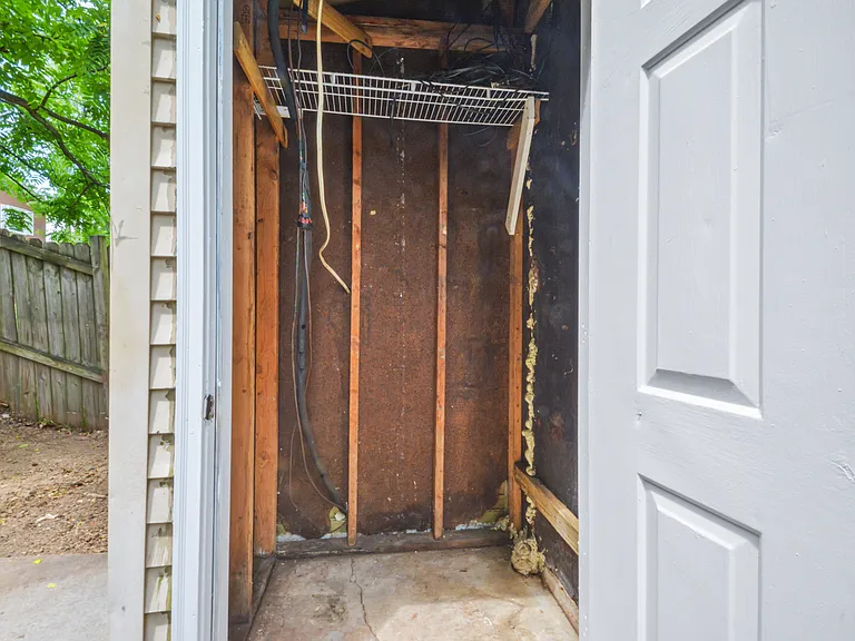 206 Ash Hollow Dr — Photo 18