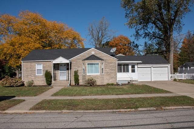 1st image of 1519 Oakwood Blvd
