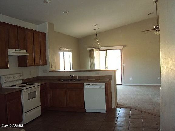 4th image of 2532 W Burgess Ln