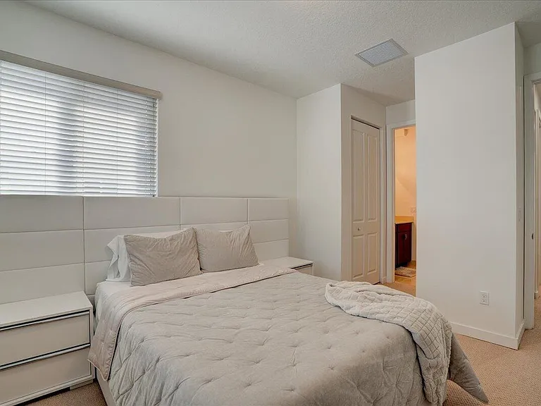 1451 Pioneer Way — Photo 43