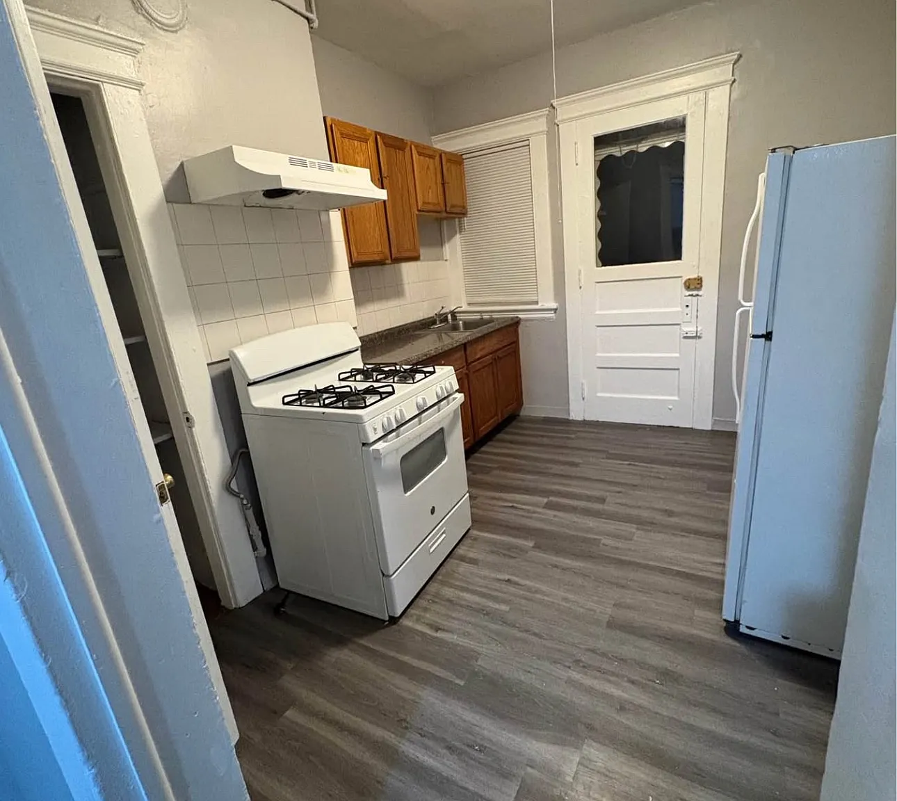 2 bed, 750 sqft, $1,600 — Photo 2