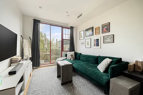 294 Ainslie St #4R Photo 1