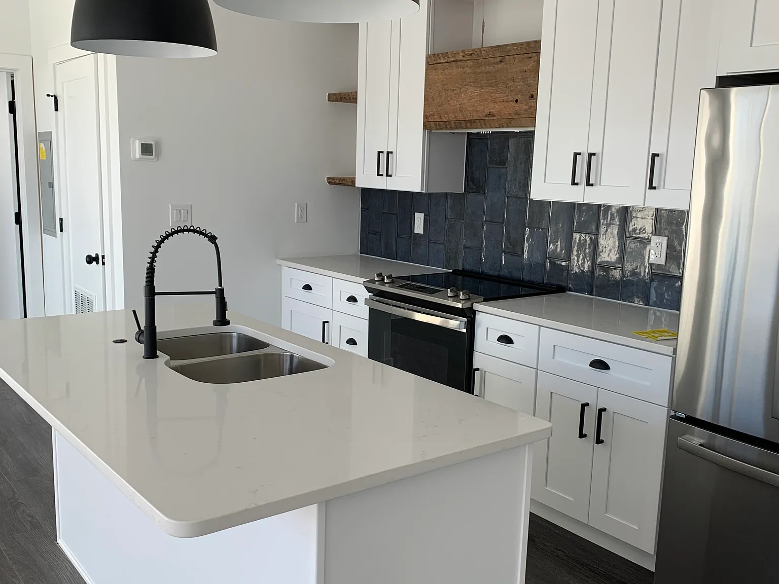 2 bed, 1000 sqft, $2,600 — Photo 3