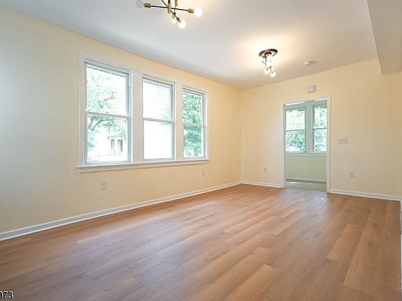 5th image of 865 S 20Th St