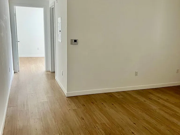 14333 Sylvan St — Photo 15