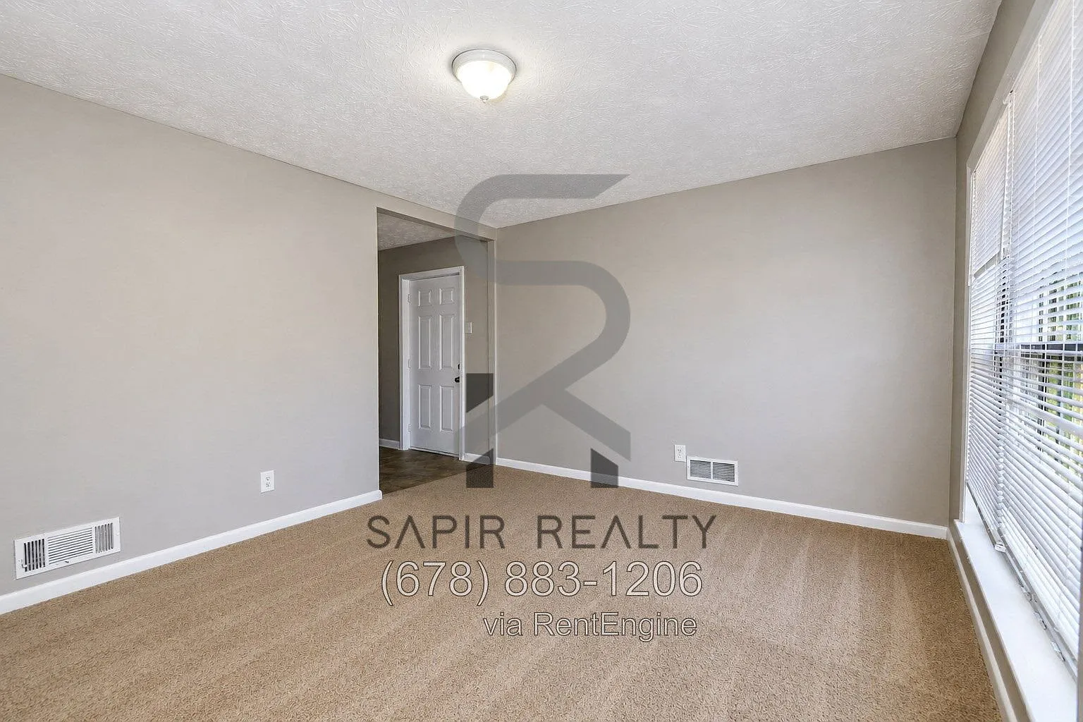 3 bed, 1.5 bath, 1328 sqft, $1,500 — Photo 2