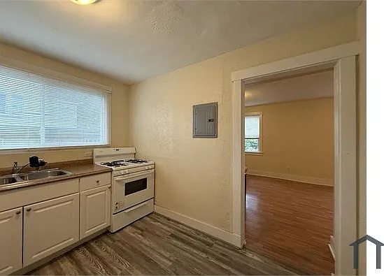 915 Chartiers Ave #4 — Photo 13