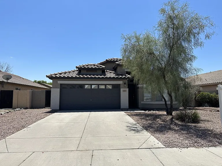 3919 E Longhorn Dr — Photo 1