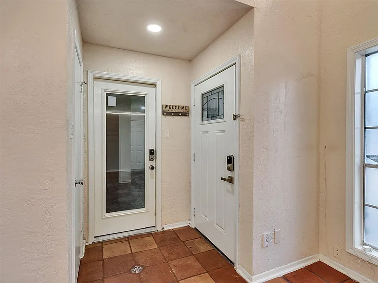 22538 Market Square Ln — Photo 32