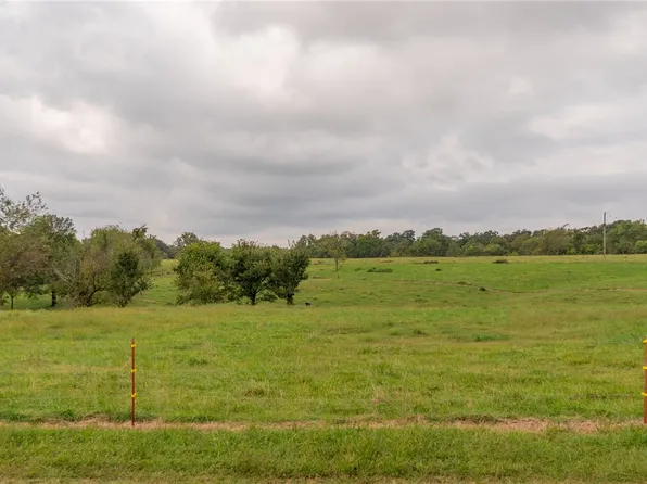 N Center St, Gentry, AR 72734