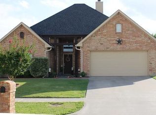 403 Centenial Ave, Ennis, TX 75119