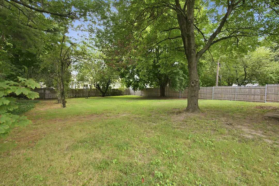3 bed, 1764 sqft, $2,750 — Photo 2