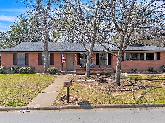 2nd image of 709 Hurstview Dr