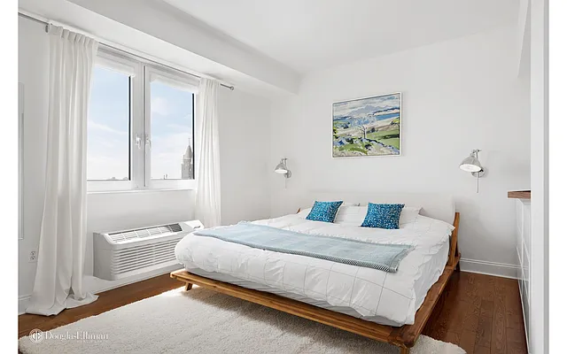 Sold by Douglas Elliman | media 15