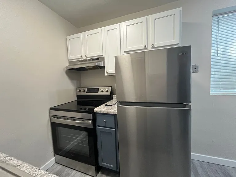 2725 Pleasant Ave — Photo 6