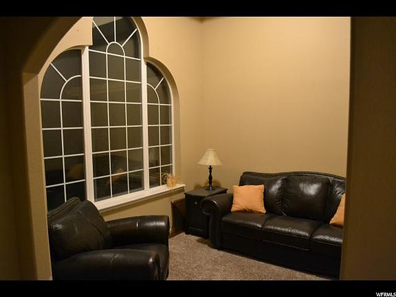 2nd image of 503 W Meadow Crest Way