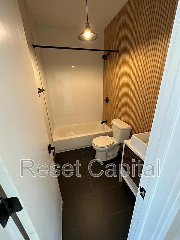 2 bed, 1.0 bath, $2,200 — Photo 4