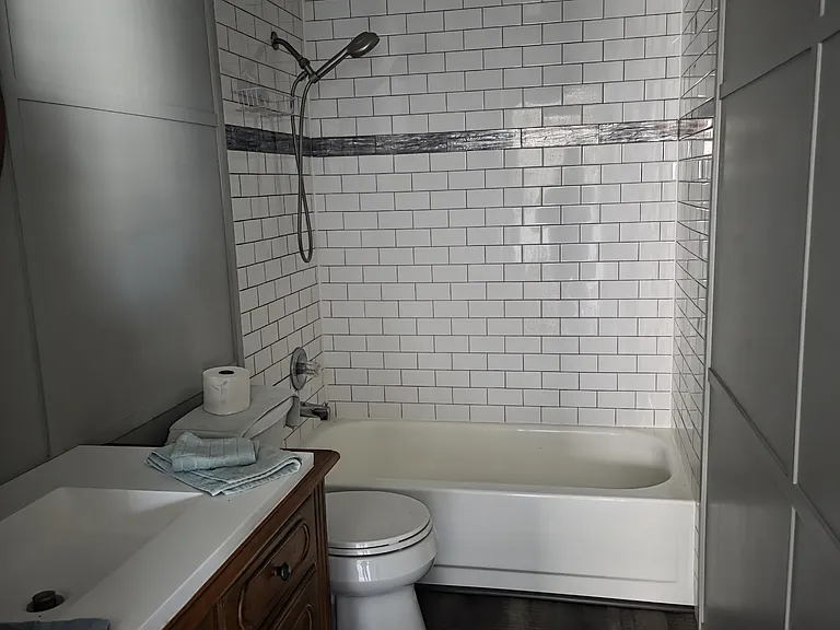 78th Ave — Photo 12
