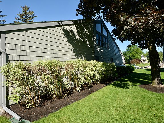 3rd image of 46737 Tennis Island Rd #34