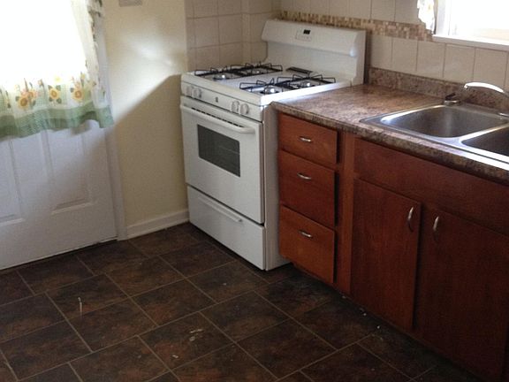 4th image of 157 23rd St NW
