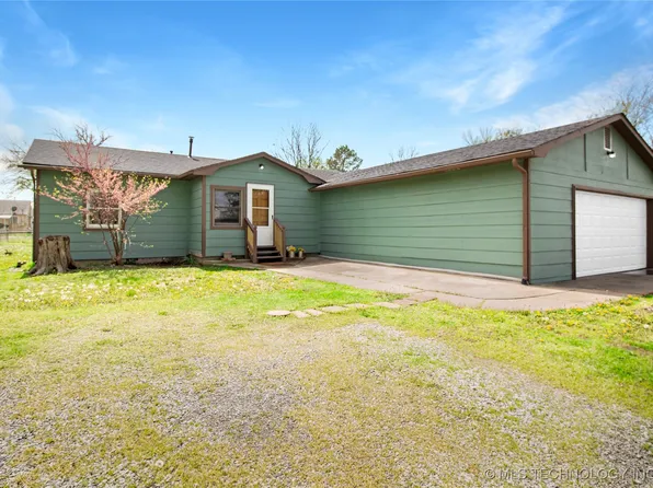 305 W Muskogee Ave, Chouteau, OK 74337
