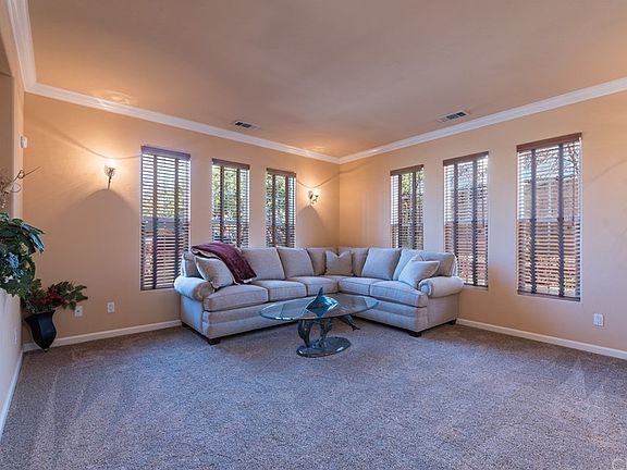 3rd image of 903 Vista Cerro Dr