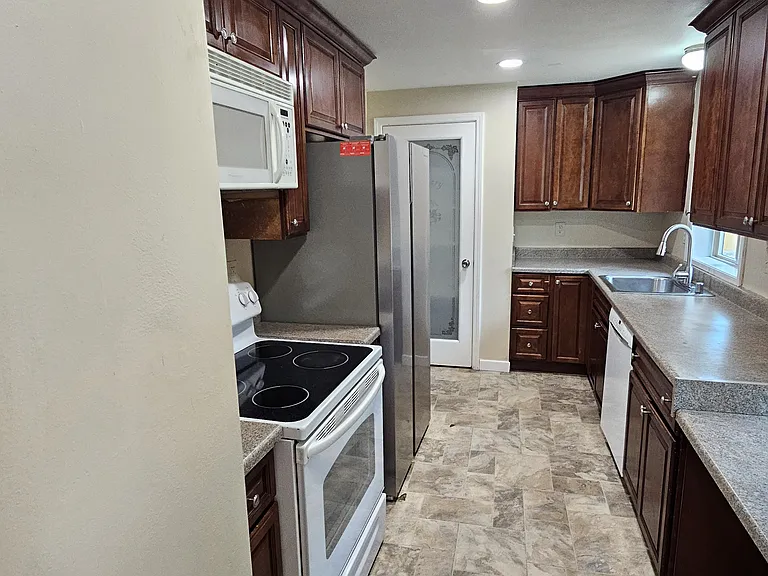 8615 John Dower Rd SW — Photo 20