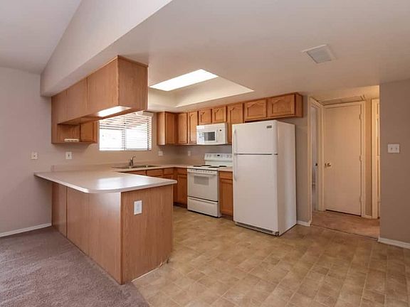 4th image of 3142 E Pueblo Ave