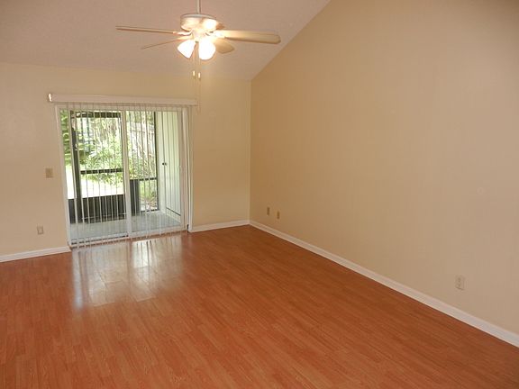 2nd image of 3337 Royal St