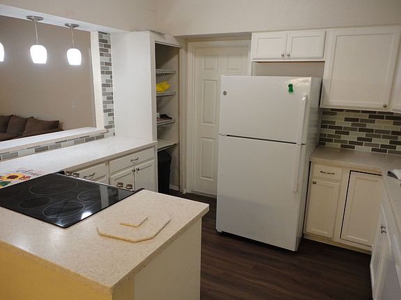 3rd image of 5415 NW 38th Pl