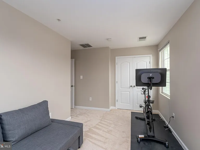 7716 Timbercross Ln — Photo 20