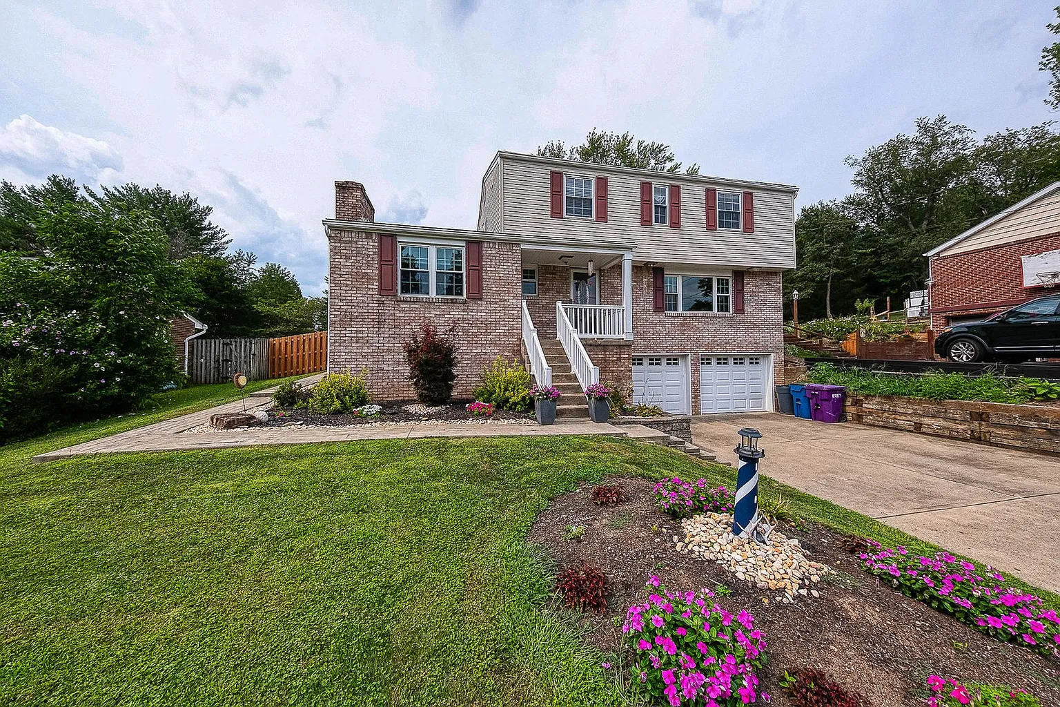 351 Lincoln Ave photo 1