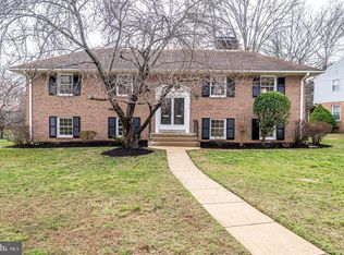 8826 Fircrest Pl, Alexandria, VA 22308