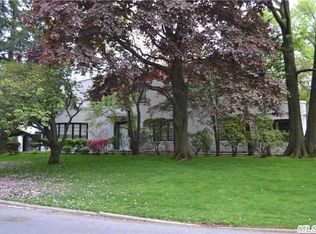 20050 Grand Central Pkwy, Queens Village, NY 11427