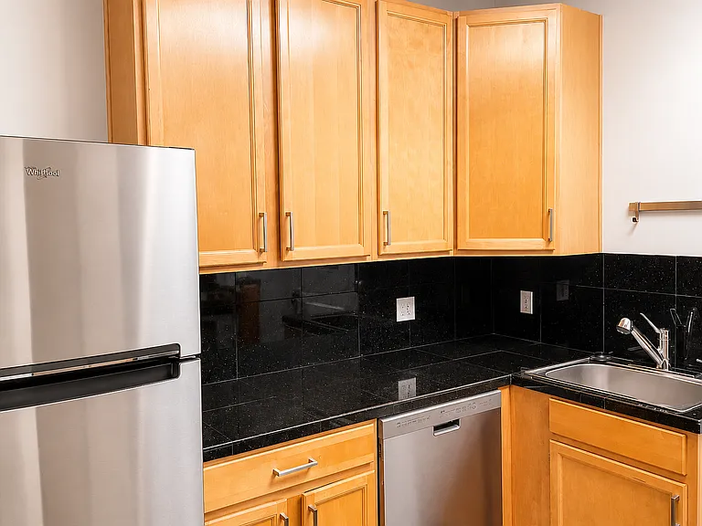 2546 W 23rd Ave #A — Photo 7
