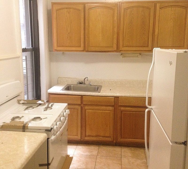 2nd image of 2023 Caton Ave APT 01