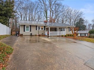 203 Hillside Dr, Lexington, NC 27295