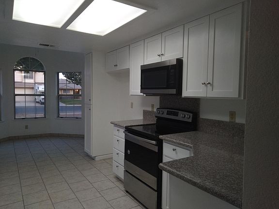 5th image of 421 Mid Pines Way #1