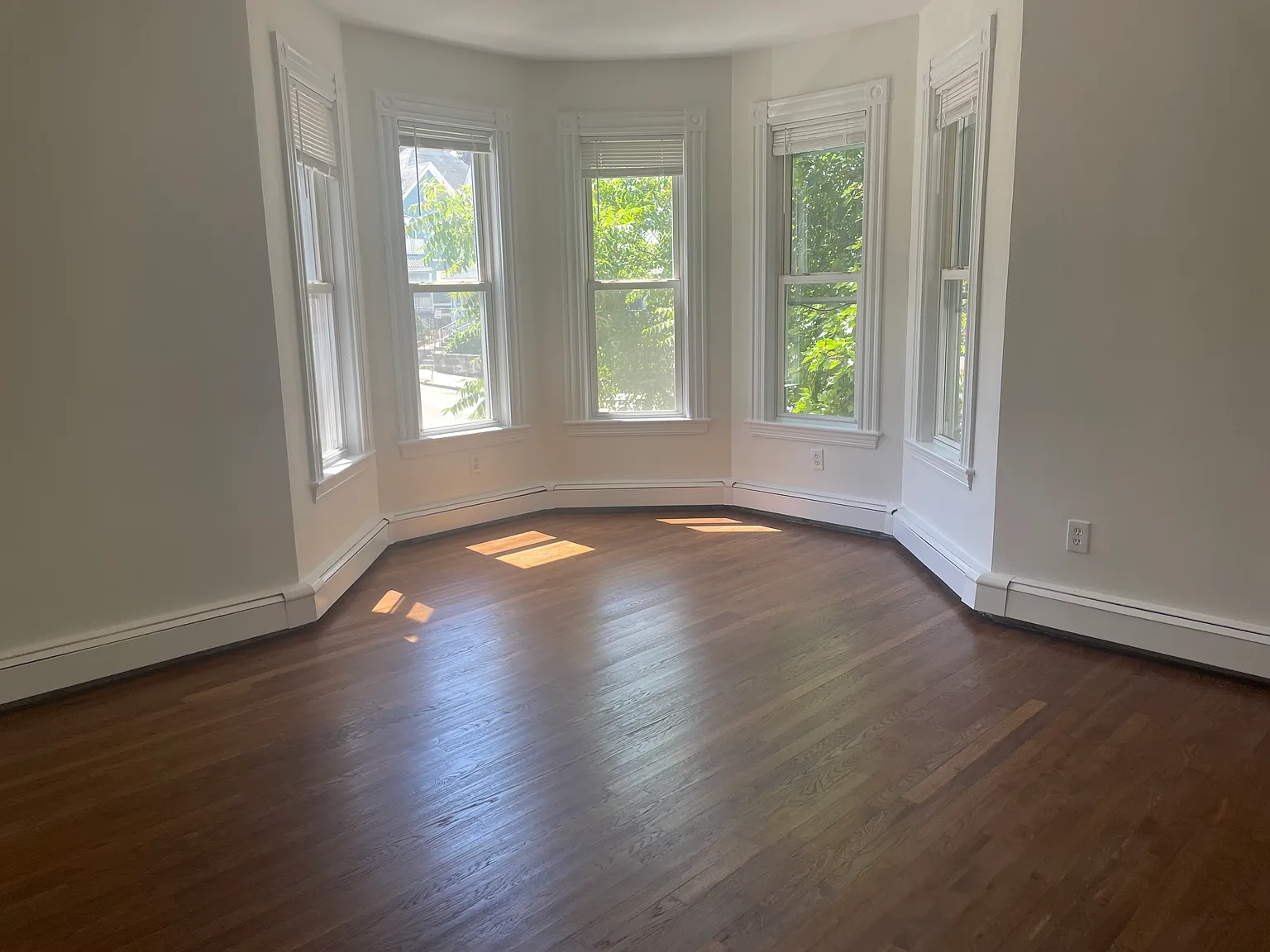 2 bed, 1400 sqft, $2,600 — Photo 2