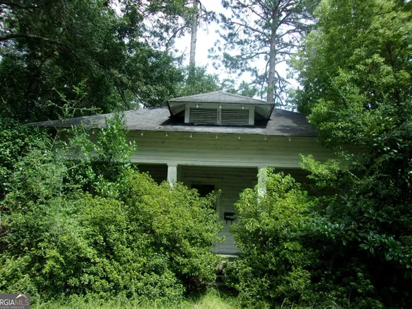 608 Izlar St, Waycross, GA 31503