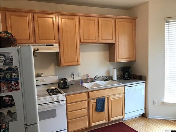 3rd image of 41702 Brownstone Dr #1