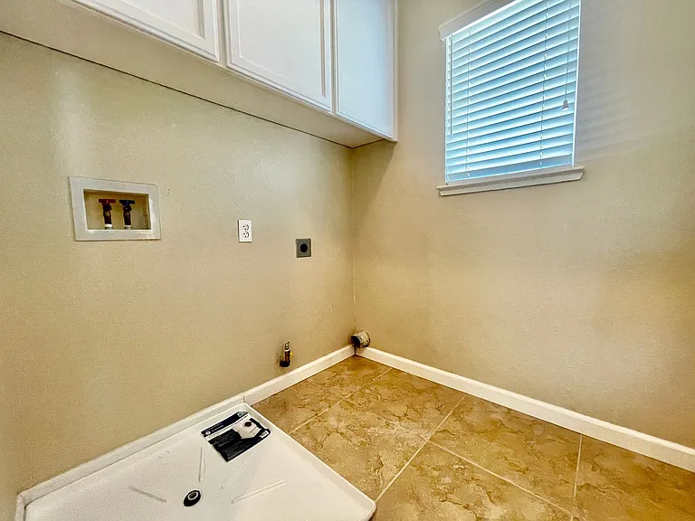 760 Cherry Tree Ct — Photo 11