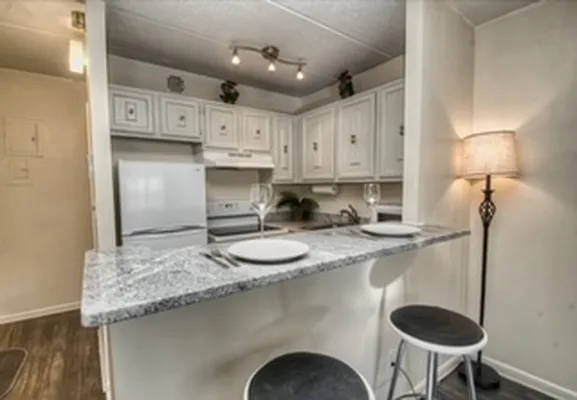 Sold by REMAX Elite | media 17