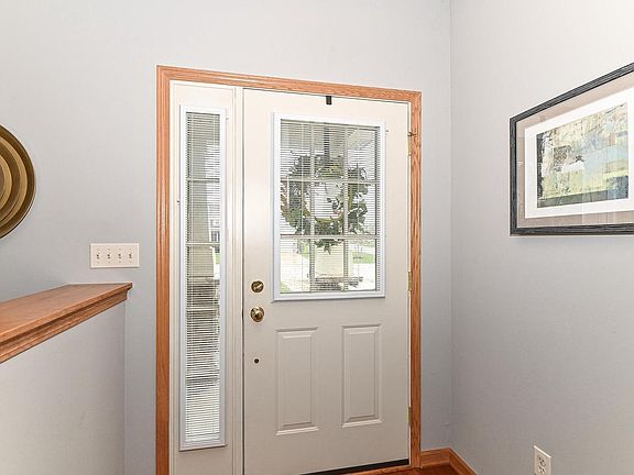 5th image of 1736 Raintree LANE #47