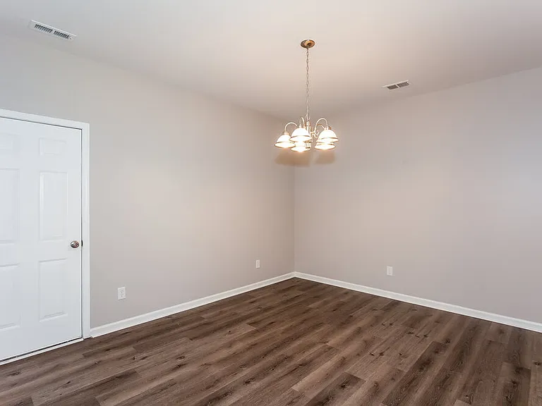 5104 Abercromby St — Photo 6
